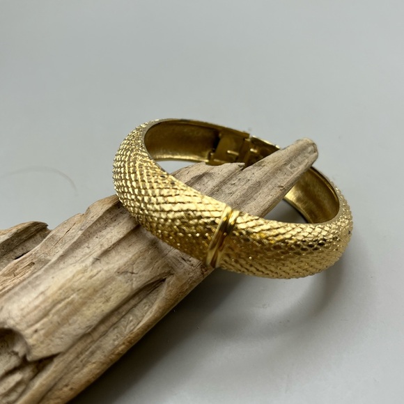 Elegant Gold Tone Textured Bracelet - Picture 3 of 5